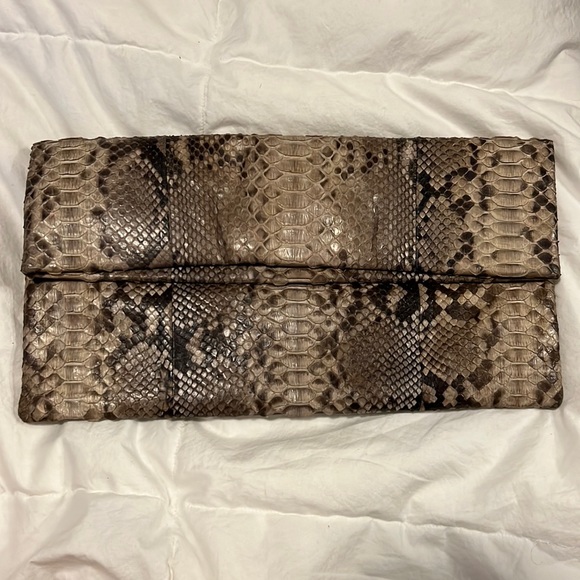 Clutch - Picture 1 of 4